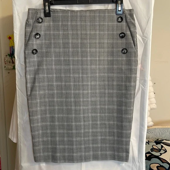 Pencil skirt - Picture 1 of 6